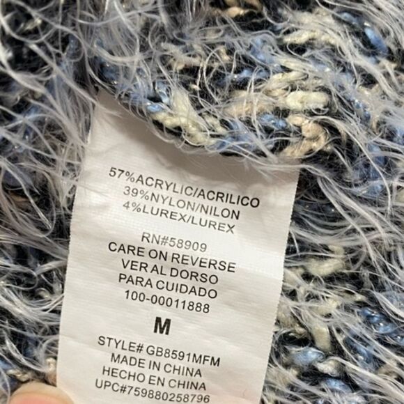 Very Cute and Cozy Shaggy Blue Gianni Bini Fringey Sweater - Picture 5 of 5